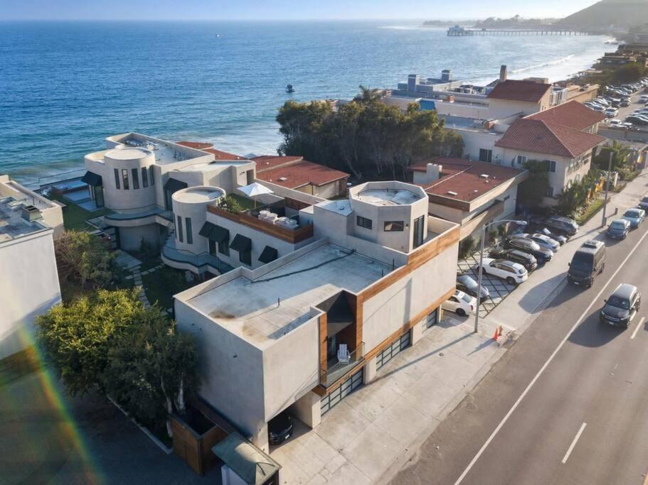 Malibu Sand Carbon Beach Suites Esterno foto