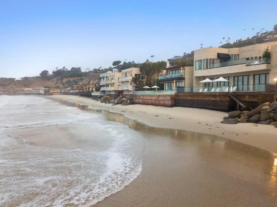 Malibu Sand Carbon Beach Suites Esterno foto