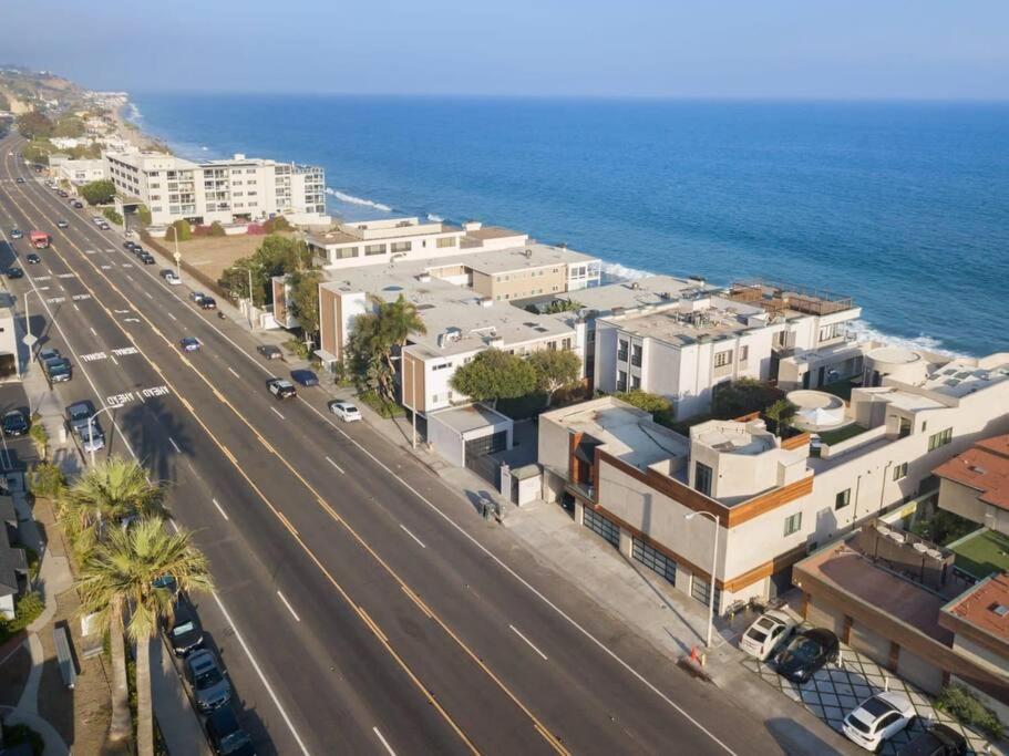 Malibu Sand Carbon Beach Suites Esterno foto