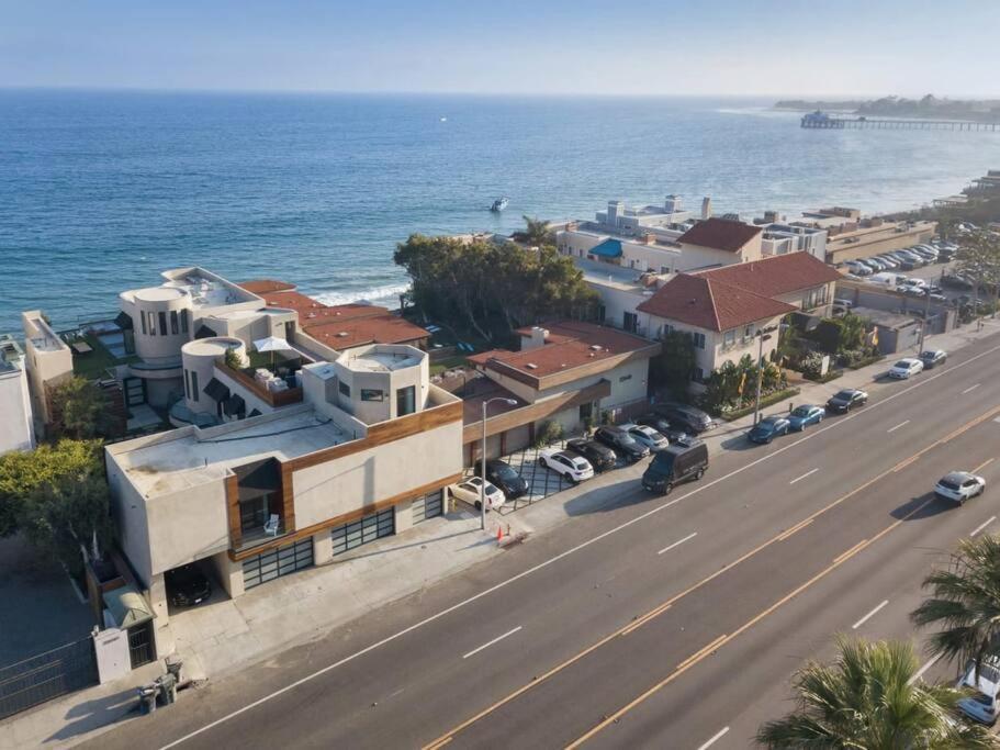 Malibu Sand Carbon Beach Suites Esterno foto