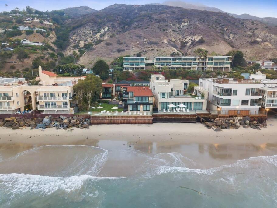 Malibu Sand Carbon Beach Suites Esterno foto