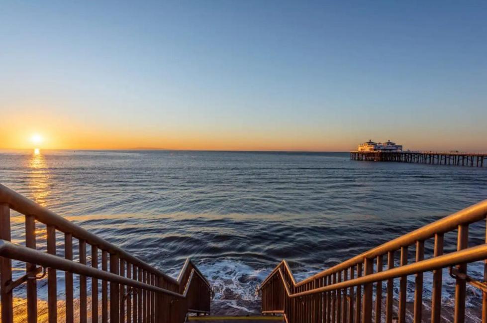 Malibu Sand Carbon Beach Suites Esterno foto
