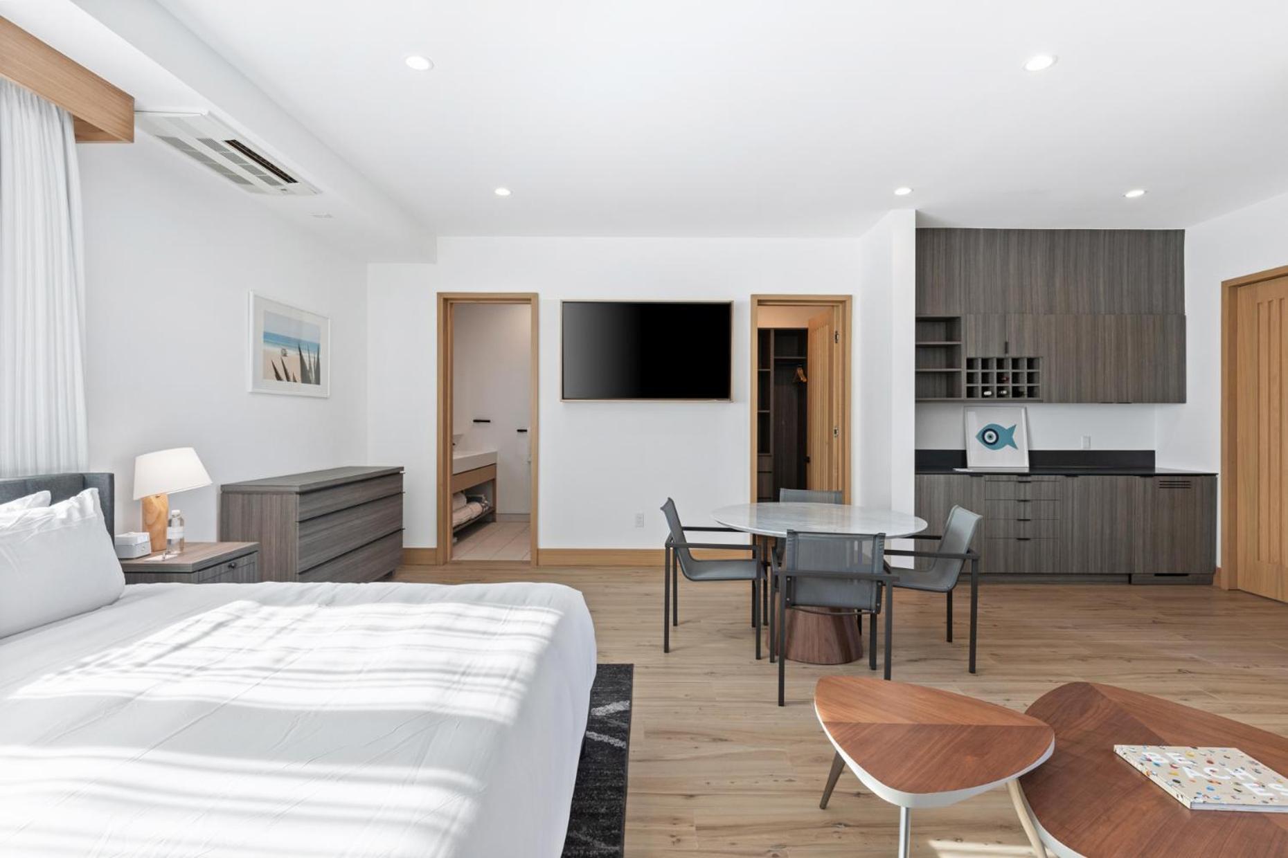 Malibu Sand Carbon Beach Suites Esterno foto