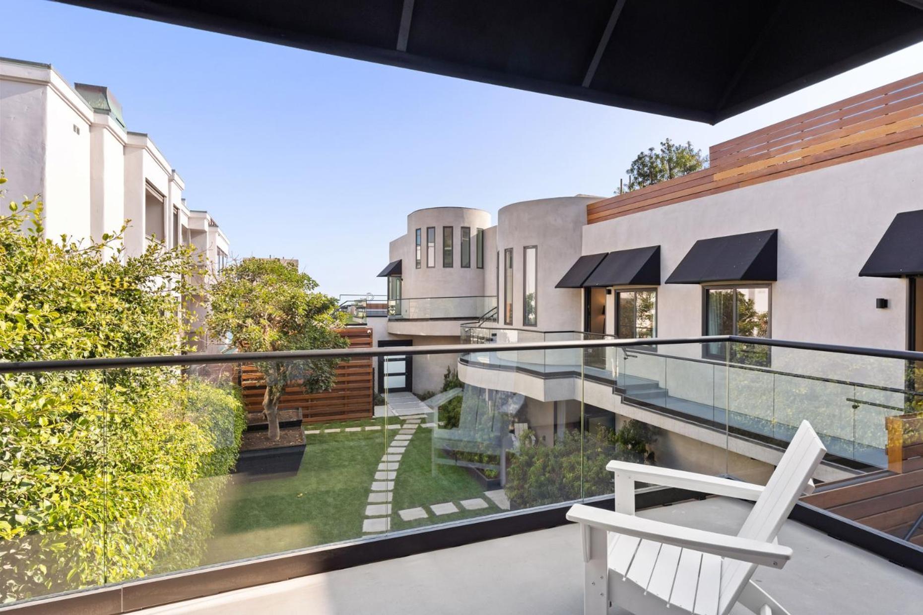 Malibu Sand Carbon Beach Suites Esterno foto