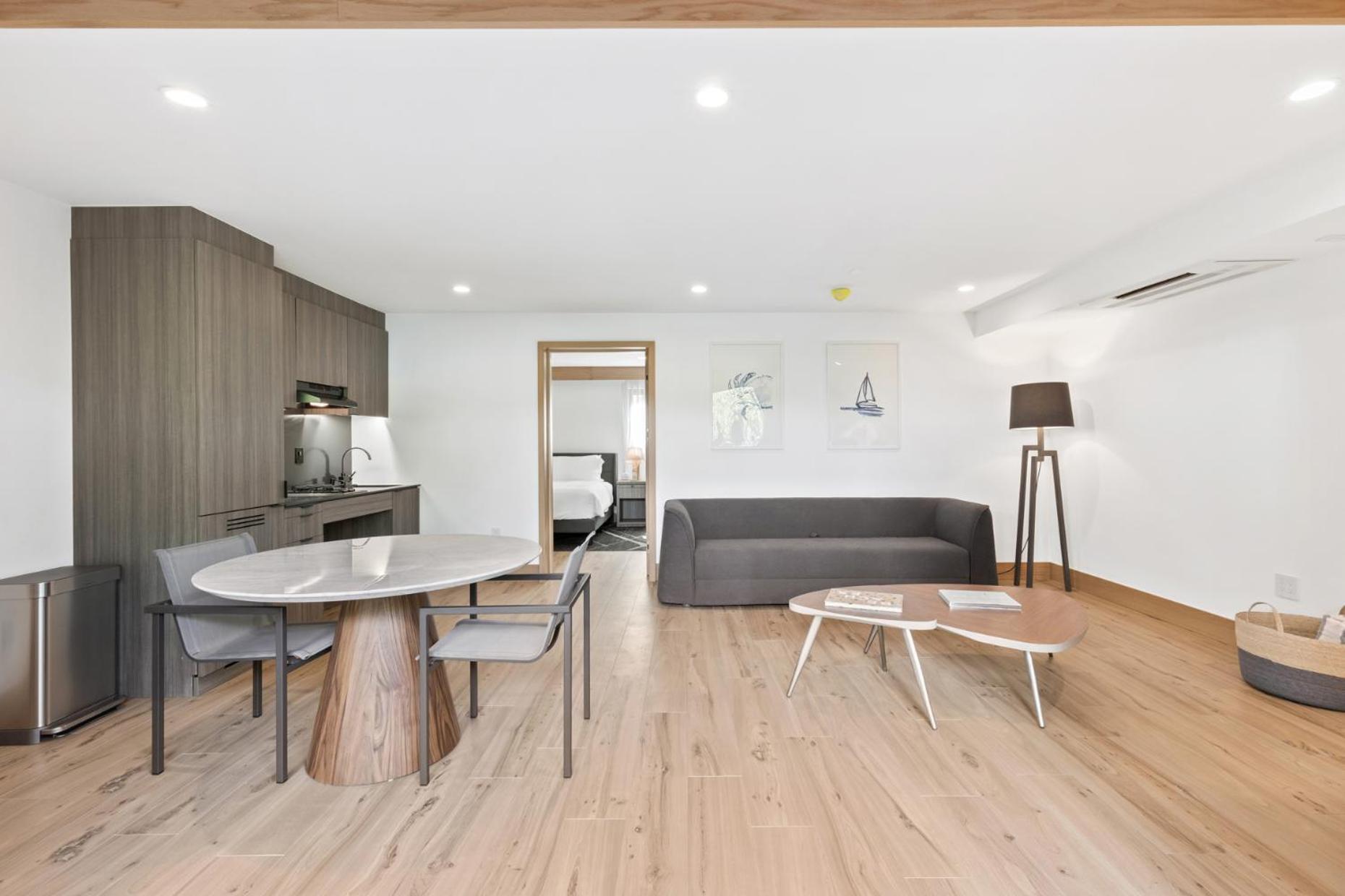 Malibu Sand Carbon Beach Suites Esterno foto