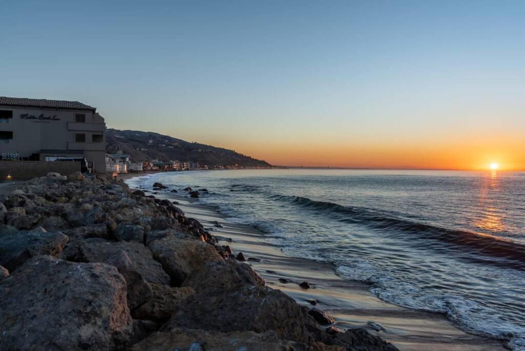 Malibu Sand Carbon Beach Suites Esterno foto